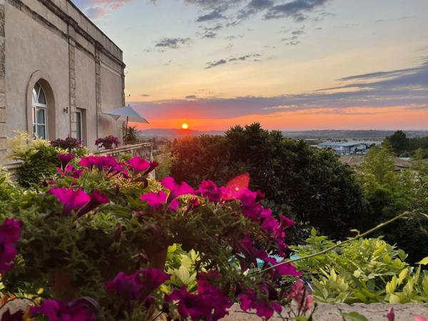 Rare Opportunité d’Affaires : Resort Gay Haut de Gamme – Murs et Fonds de Commerce à Vendre