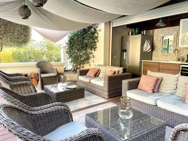 Rare Opportunité d’Affaires : Resort Gay Haut de Gamme – Murs et Fonds de Commerce à Vendre