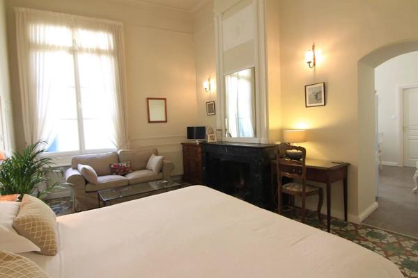 Rare Opportunité d’Affaires : Resort Gay Haut de Gamme – Murs et Fonds de Commerce à Vendre