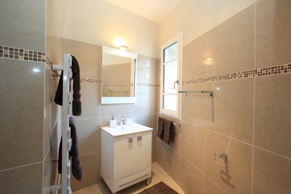 Rare Opportunité d’Affaires : Resort Gay Haut de Gamme – Murs et Fonds de Commerce à Vendre