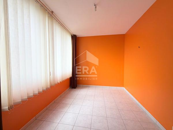 À VENDRE  84120 PERTUIS APPARTEMENT 3 PIÈCES AVEC LOGGIA, CAVE ET PLACE DE STATIONNEMENT