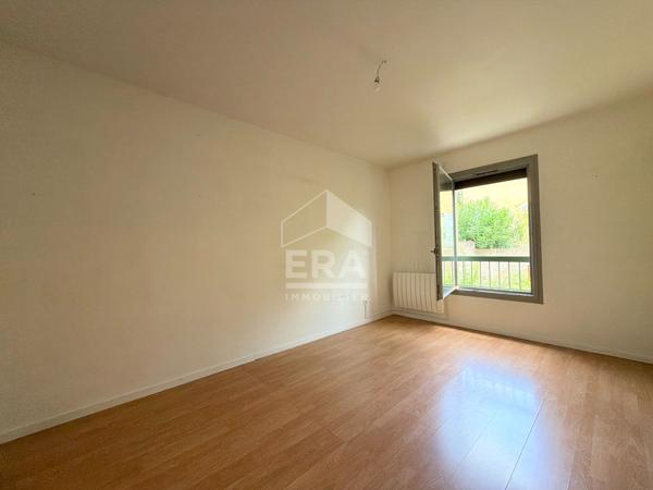 À VENDRE  84120 PERTUIS APPARTEMENT 3 PIÈCES AVEC LOGGIA, CAVE ET PLACE DE STATIONNEMENT