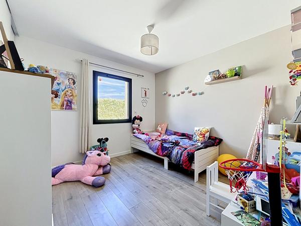 VILLA CONSTRUITE EN 2019 SUR 703 M² DE TERRAIN