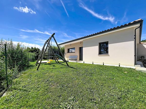 VILLA CONSTRUITE EN 2019 SUR 703 M² DE TERRAIN