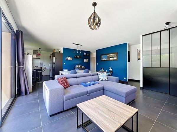 VILLA CONSTRUITE EN 2019 SUR 703 M² DE TERRAIN