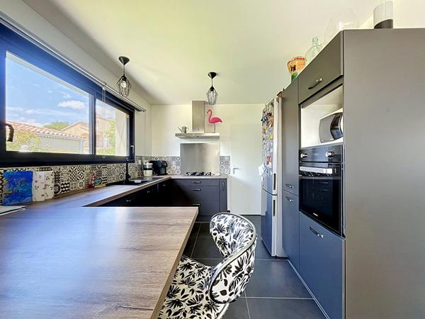 VILLA CONSTRUITE EN 2019 SUR 703 M² DE TERRAIN