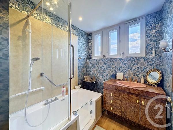 Appartement T4 à vendre  4 pièces - 110 m 2   LE PUY EN VELAY  - 43