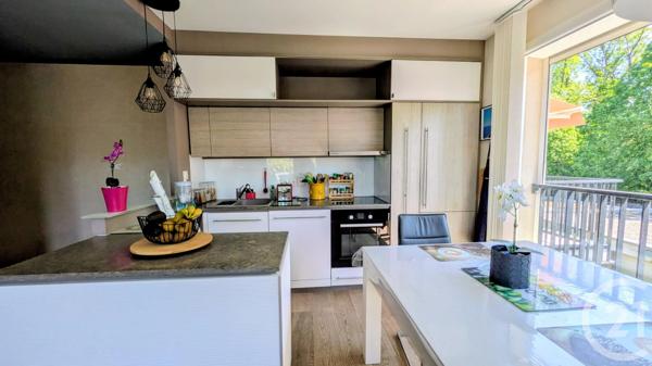 Appartement T2 à vendre  2 pièces - 45,69 m 2   AIX LES BAINS  - 73