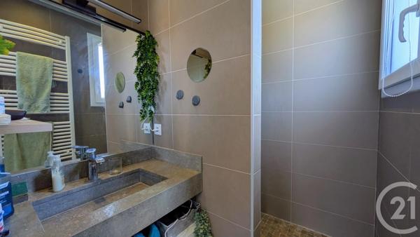 Appartement T2 à vendre  2 pièces - 45,69 m 2   AIX LES BAINS  - 73