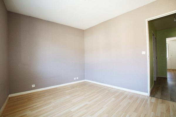 LA GLACIERE -MONTJUZET Appt Clt Fd 3 pièces 77 m²-PARKING -BALCONS