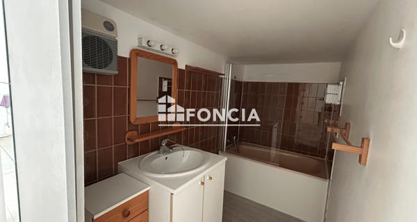 Location Studio 39.75 m² - Grenoble 38000