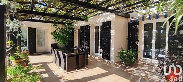 Maison traditionnelle 7 pièces de 200 m² à La Garde (83130)