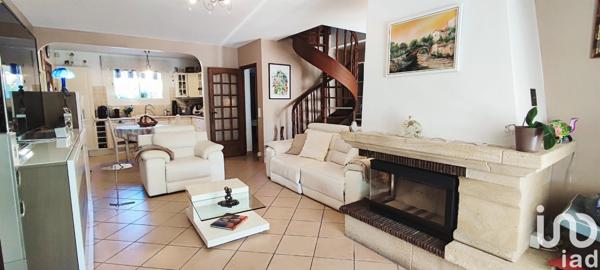 Maison traditionnelle 7 pièces de 200 m² à La Garde (83130)