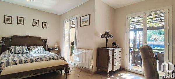 Maison traditionnelle 7 pièces de 200 m² à La Garde (83130)