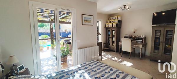 Maison traditionnelle 7 pièces de 200 m² à La Garde (83130)