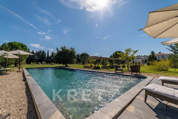 Propriété d’exception — Domaine contemporain en campagne d’Arles, aux portes des Alpilles