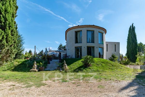 Propriété d’exception — Domaine contemporain en campagne d’Arles, aux portes des Alpilles
