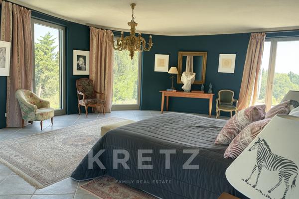 Propriété d’exception — Domaine contemporain en campagne d’Arles, aux portes des Alpilles