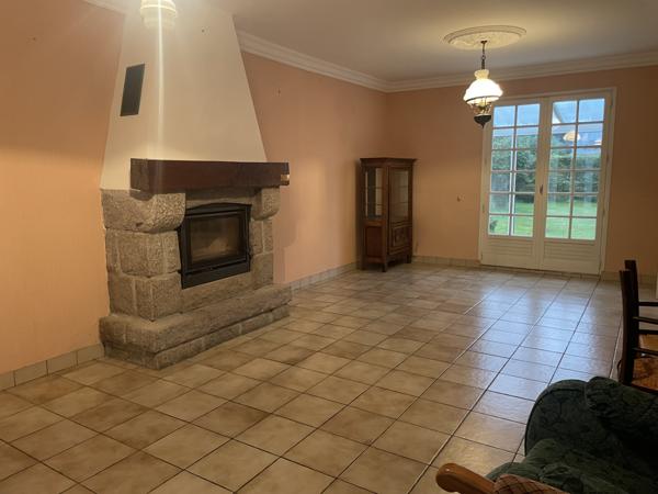 Quimper (29000) Maison individuelle avec sous-sol complet et grand terrain divisible – Quimper Ergué Armel