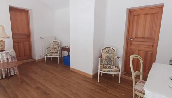 Grande maison à vendre 5 pièces FOUQUEBRUNE (16) + dépendances sur terrain d'env 6800 m2