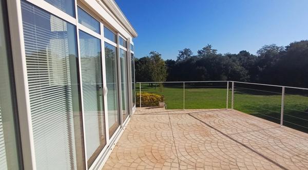 Grande maison à vendre 5 pièces FOUQUEBRUNE (16) + dépendances sur terrain d'env 6800 m2