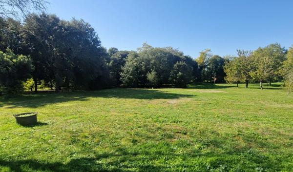 Grande maison à vendre 5 pièces FOUQUEBRUNE (16) + dépendances sur terrain d'env 6800 m2