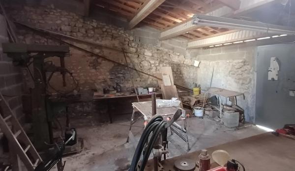 Grande maison à vendre 5 pièces FOUQUEBRUNE (16) + dépendances sur terrain d'env 6800 m2