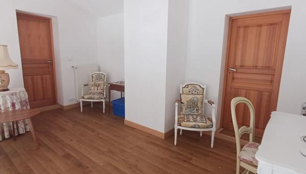 Grande maison à vendre 5 pièces FOUQUEBRUNE (16) + dépendances sur terrain d'env 6800 m2