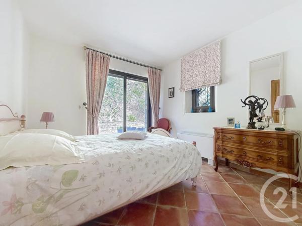 Maison à vendre  6 pièces - 175 m 2   CAVALAIRE SUR MER  - 83
