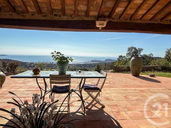 Maison à vendre  6 pièces - 175 m 2   CAVALAIRE SUR MER  - 83