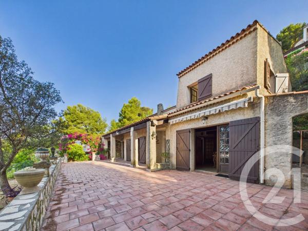 Maison à vendre  6 pièces - 152,08 m 2   LA VALETTE DU VAR  - 83