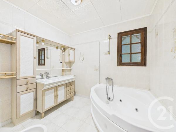 Maison à vendre  6 pièces - 152,08 m 2   LA VALETTE DU VAR  - 83