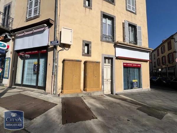 Location local commercial 88.94m²