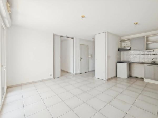 Vente                                                      Appartement
                        
                     2 pièces                      38 m2                     à Montpellier