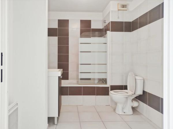 Vente                                                      Appartement
                        
                     2 pièces                      38 m2                     à Montpellier