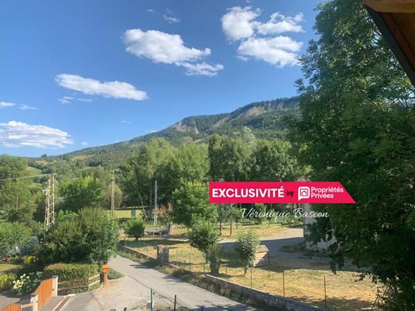 Maison 5 pièces 86 m2 sur  terrain de 883m2