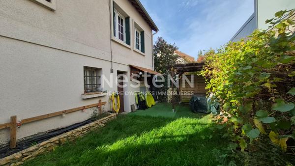 Nestenn Igny Maison 110 m2, secteur place de la Ferme, 4 chambres, jardin, A deux pas des commerces, de l'école Jules Ferry et du collège Emile Zola. Proche ligne V et RER B gare Massy TGV. Proche Saclay et Vélizy