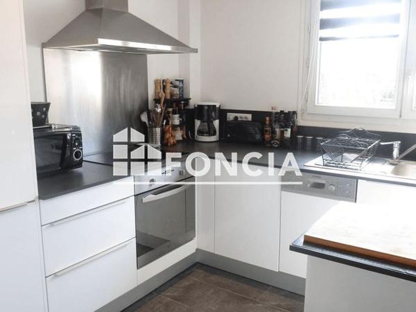 Location Appartement 4 pièces 85.9 m² - 1 BIS PLACE DES EPARS Chartres 28000