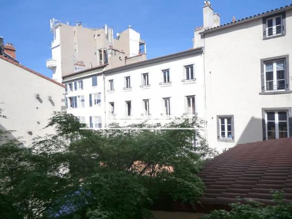 Location Appartement 4 pièces 96.3 m² - 3 RUE TOUR LA MONNAIE Clermont-ferrand 63000