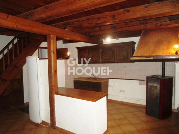 Maison de village avec cour fermée