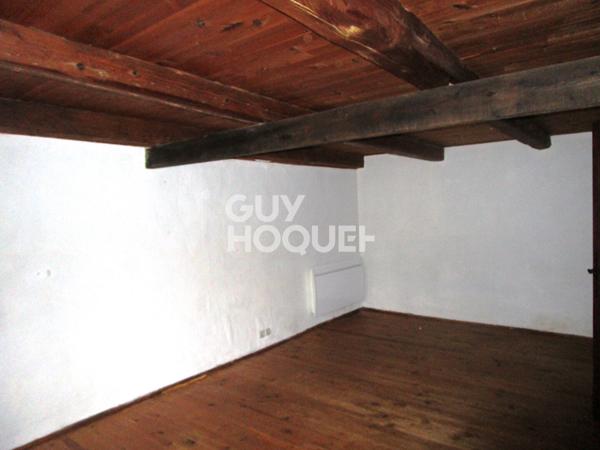 Maison de village avec cour fermée