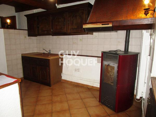 Maison de village avec cour fermée