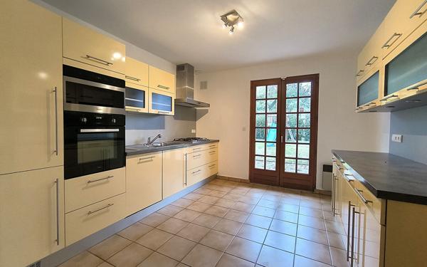 Maison à vendre    6 pièces • 174 m2 Prévessin-Moëns