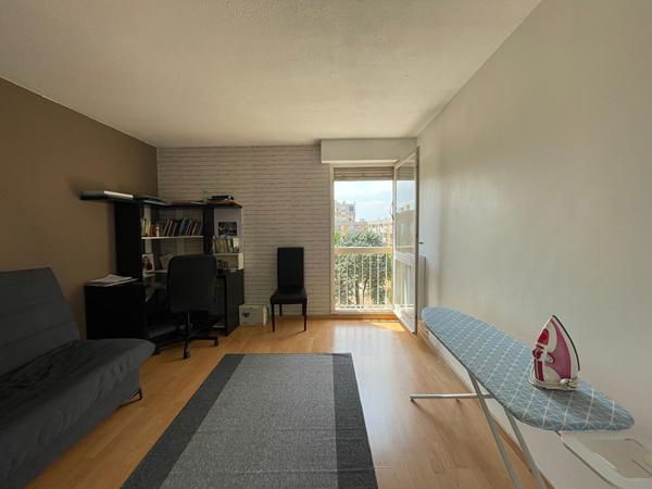 AVIGNON EXTRA-MUROS ? APPARTEMENT T3 72,50 M² ? DERNIER ÉTAGE ? CAVE