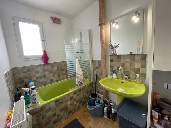 AVIGNON EXTRA-MUROS ? APPARTEMENT T3 72,50 M² ? DERNIER ÉTAGE ? CAVE