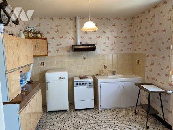 Maison à Vendre à Plouha (22580) en Côtes-d'Armor (22)

Cette maison dispose de quatre pièces...