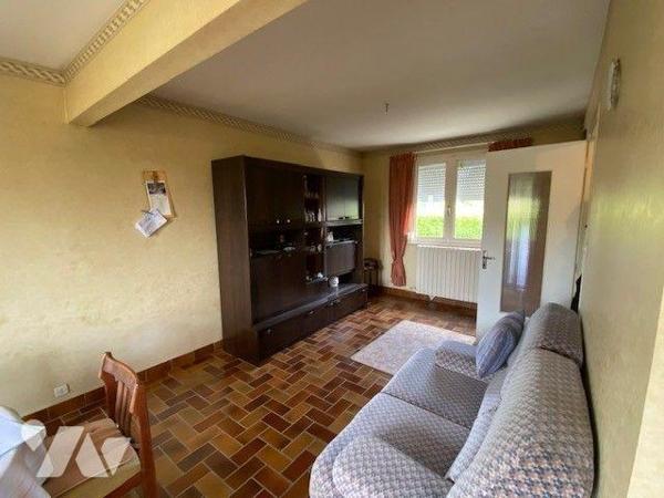 Maison à Vendre à Plouha (22580) en Côtes-d'Armor (22)

Cette maison dispose de quatre pièces...