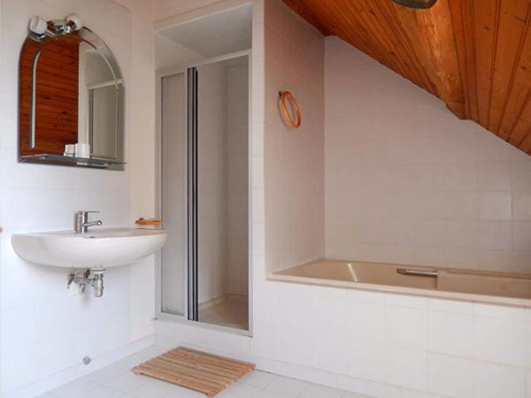 Demeure de charme en pierre du Vexin de 215m² sur un terrain de 550m² à FOLLAINVILLE