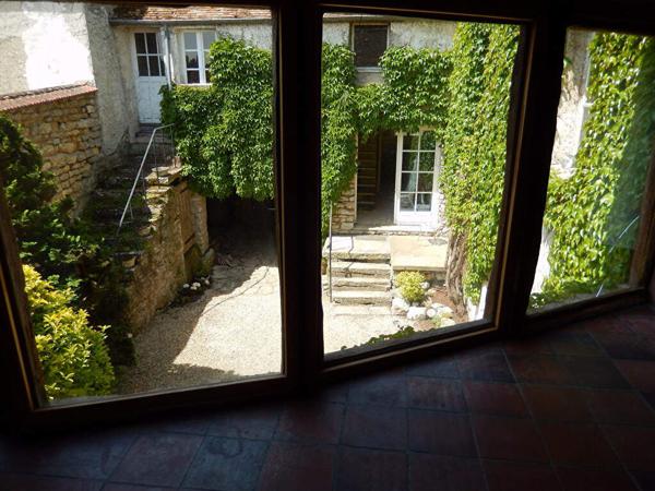 Demeure de charme en pierre du Vexin de 215m² sur un terrain de 550m² à FOLLAINVILLE