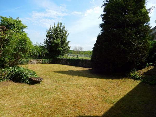 Demeure de charme en pierre du Vexin de 215m² sur un terrain de 550m² à FOLLAINVILLE